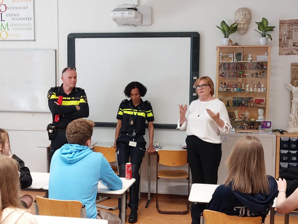 SPOTKANIE Z FUNKCJONARIUSZAMI POLICJI